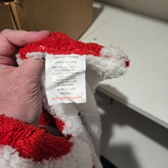 Soft & Fuzzy Dog Bone Blanket for Fido! NWOT Never Been Used - Picture 2 of 3